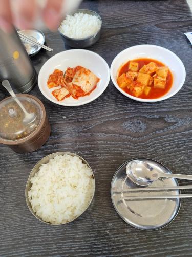 양평신내서울해장국-기본반찬모습