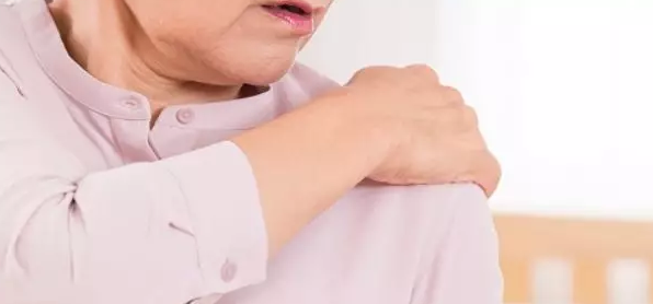  오십견 발생원인과 치료방법