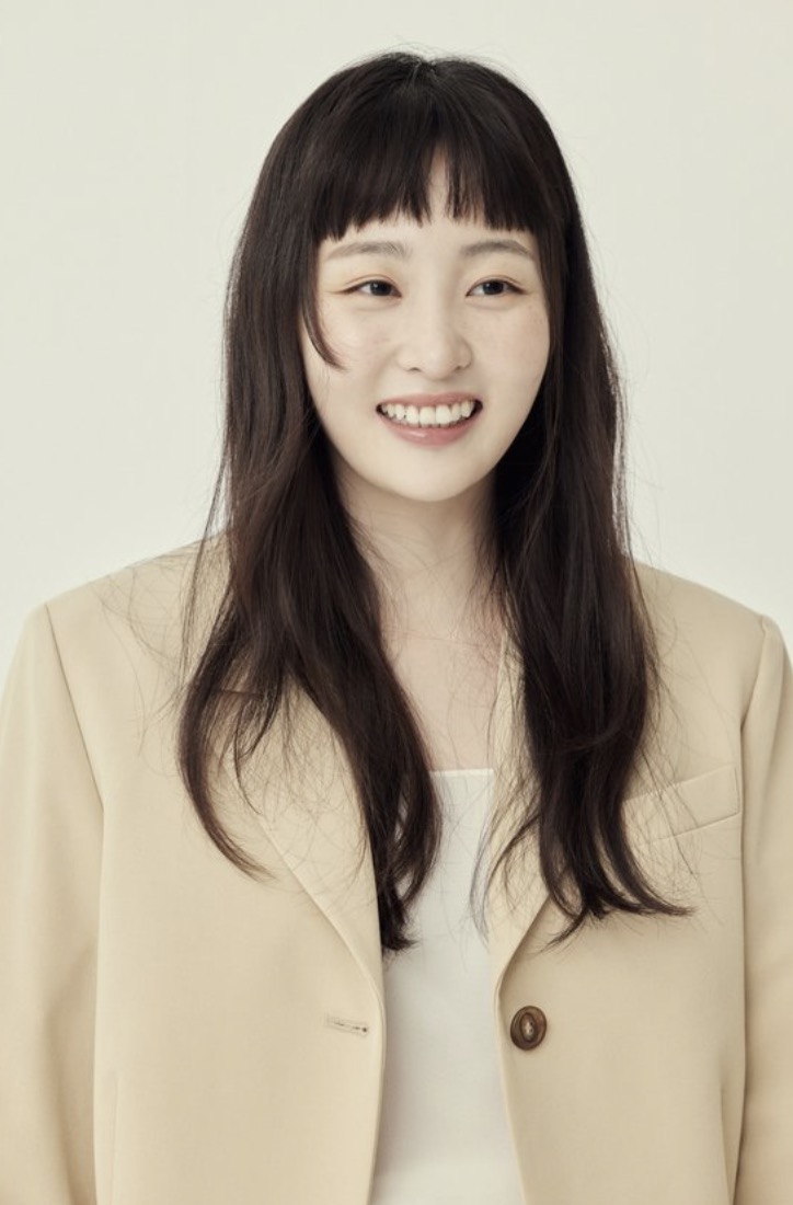 김민하-긴머리