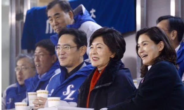  이런! 1등 주의 삼성의 몰락...“축구, 농구, 배구, 야구. 전 종목 꼴찌...반도체도 대만에 1위 넘겨줄지도"