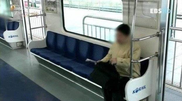  지하철의 자리 국룰.jpg