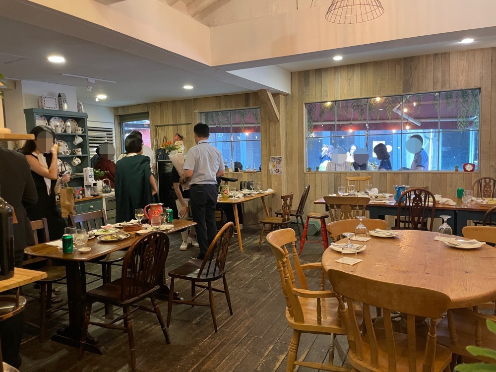 식당-테이블