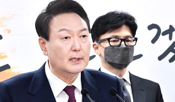  인사검증 권한까지 거머쥐었다 공직사회 한동훈 포비아 한동훈 직속 인사정보관리단 공직자 사회 생활·재산 정보 수집 한상희 법 개정 안 해 위법 소지 장영수 대통령령으로도 문제없어