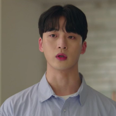 지금 너무 예뻐요. 그 인물의 줄거리는 여전히 잘려나간다. 14