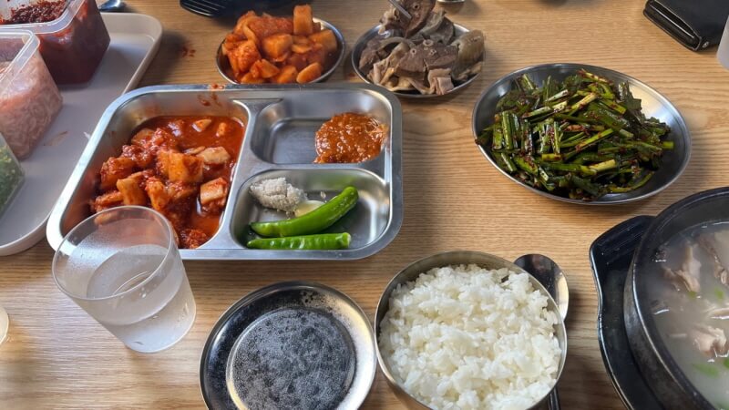 서울깍뚜기 순대국밥