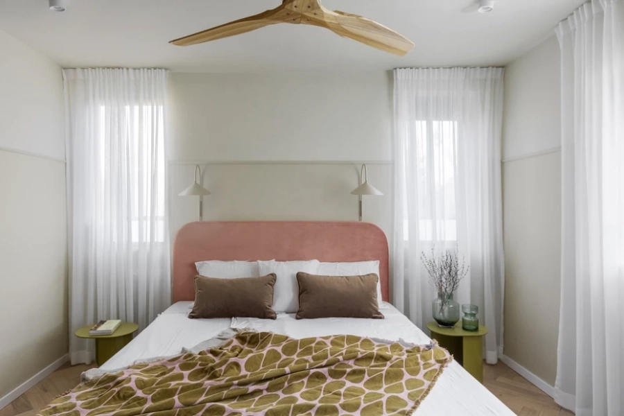 예쁜 거실 인테리어 천장 실링팬 설치한 스킵플로어 8