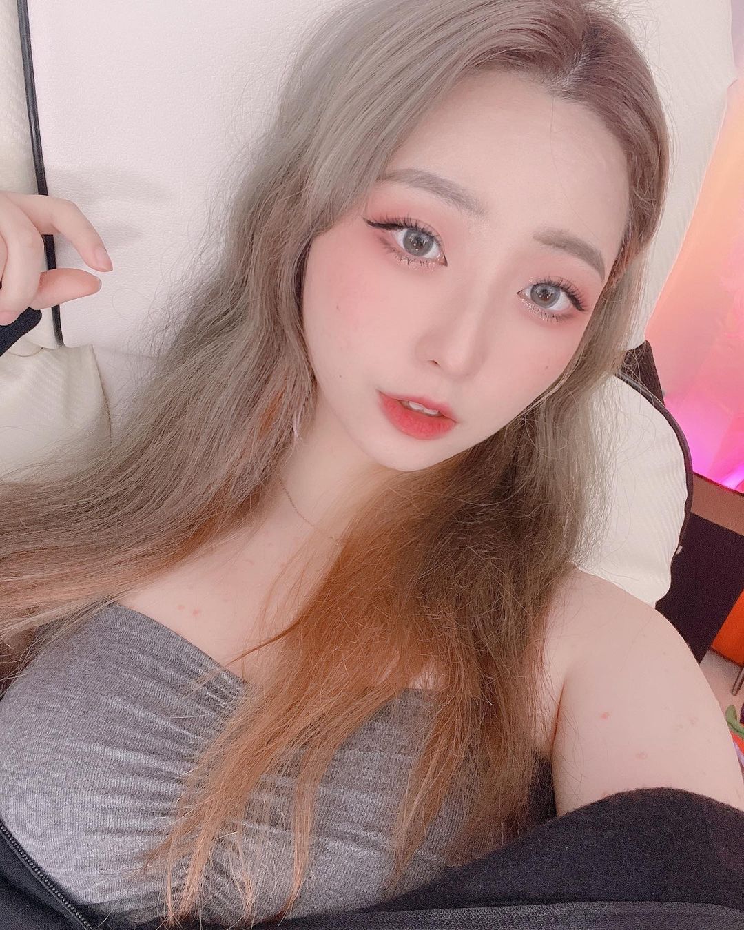  트위치 파트너 스트리머 나는야 꼬등어 인스타그램 셀카 사진들