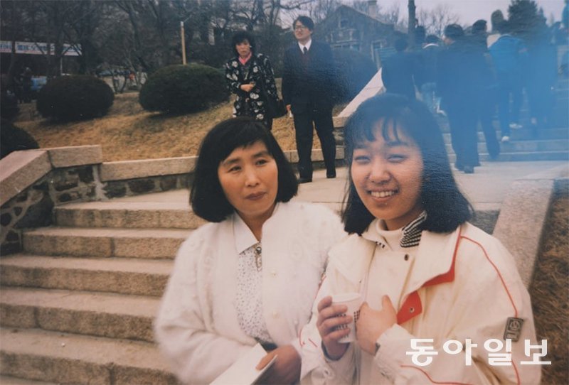 한강 작가의 어릴적 사진들 6
