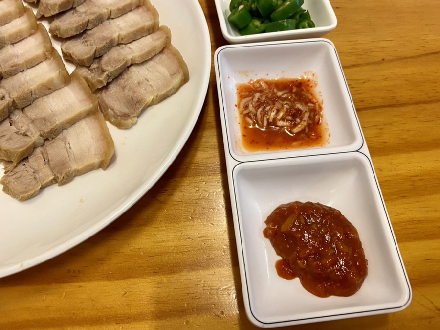가평에서 [가평 맛집] 금강막국수 - 막국수 수육 4