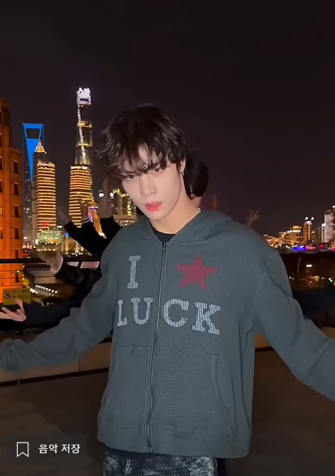 현직 돌팬이 취업한 것 같은 소속사 | 인스티즈