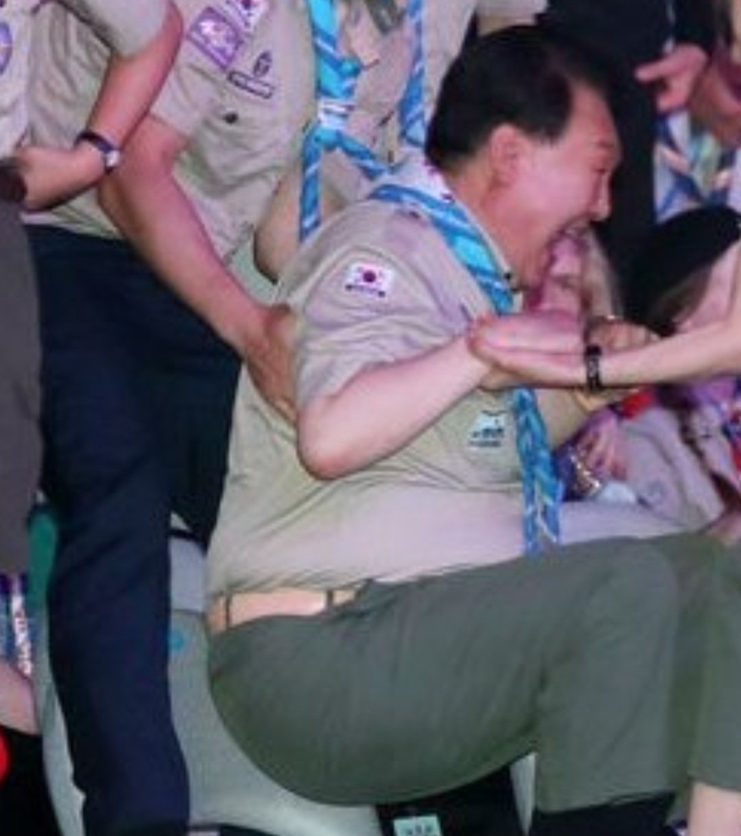 F41DxiAaYAAgOl9.jpg
