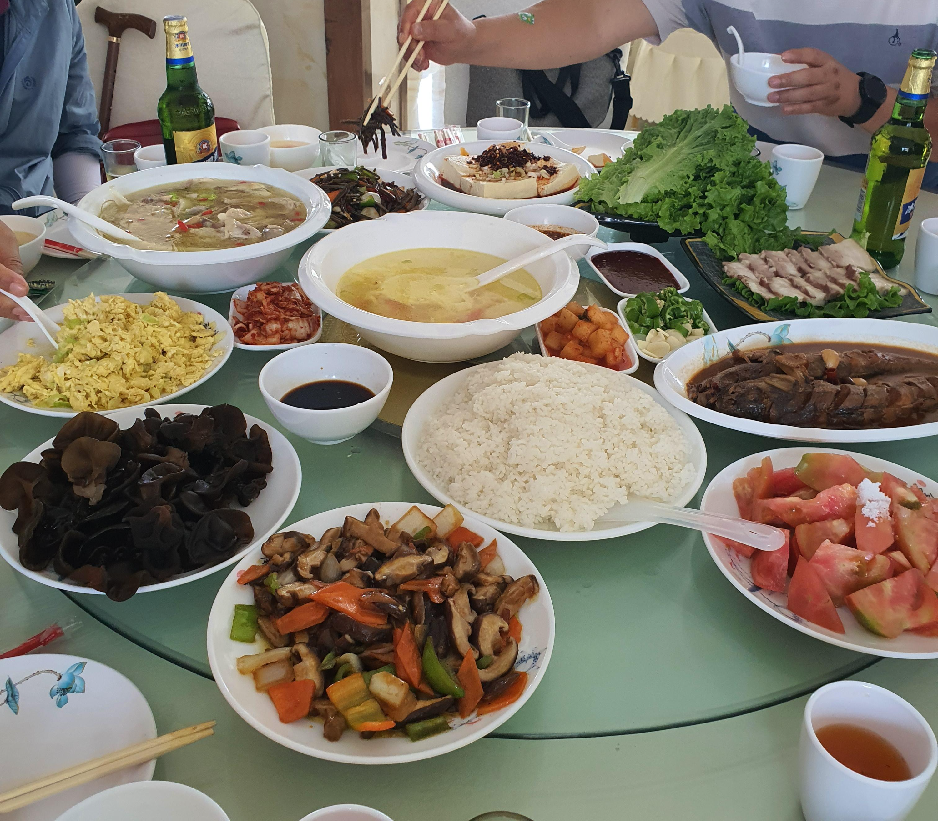  패키지 여행 장단점, 잘 즐기기 위한 팁, 편견 버리면 시간 돈 아끼는 길이 됨, 어르신 여행에 제격