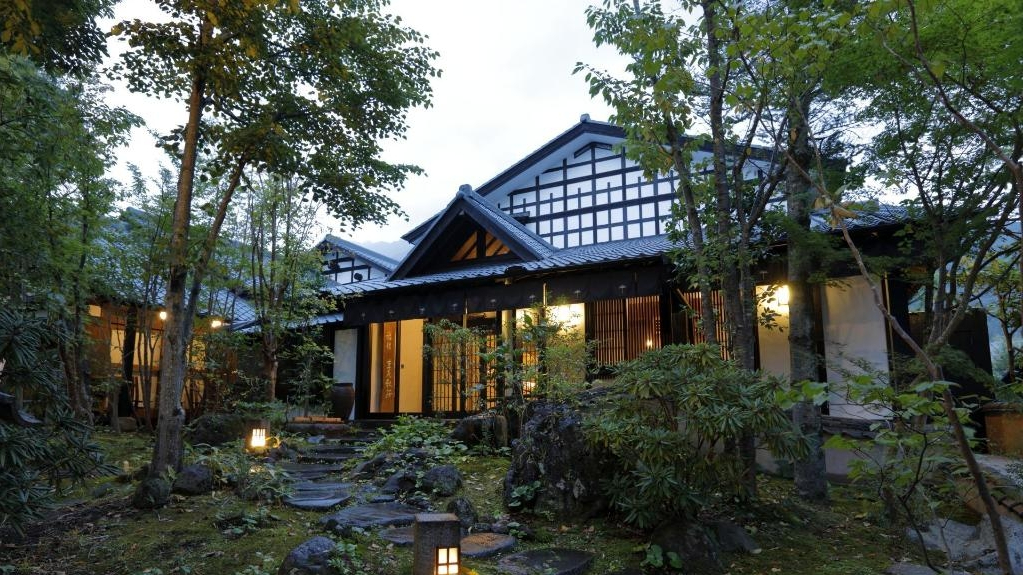 유후인 숙소 추천 – 소우안 코스모스(草庵秋桜) 료칸 후기 🏡♨️