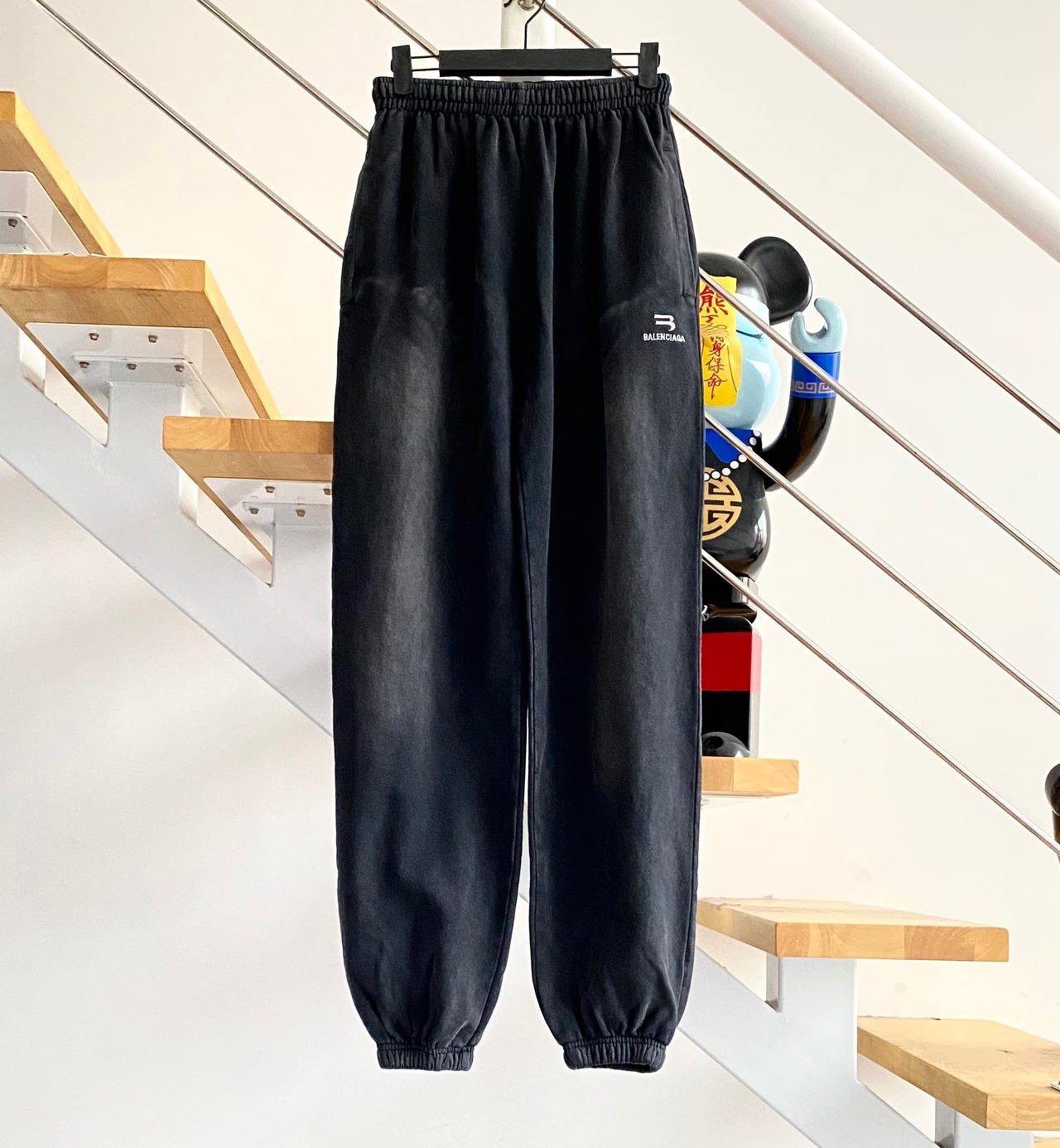  [BALENCIAGA] 발렌시아가 스포티 B 스웨트 팬츠 675244 TLVA1 9034