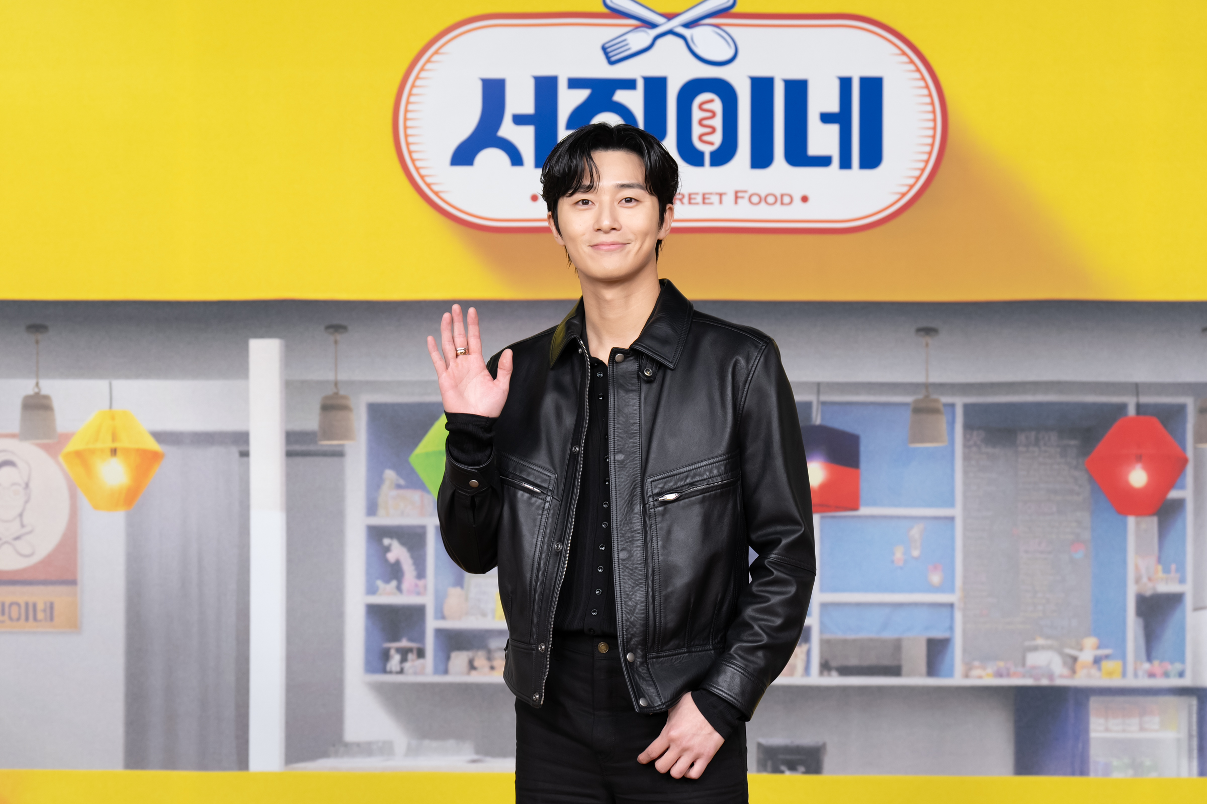 서진 박서준입니다