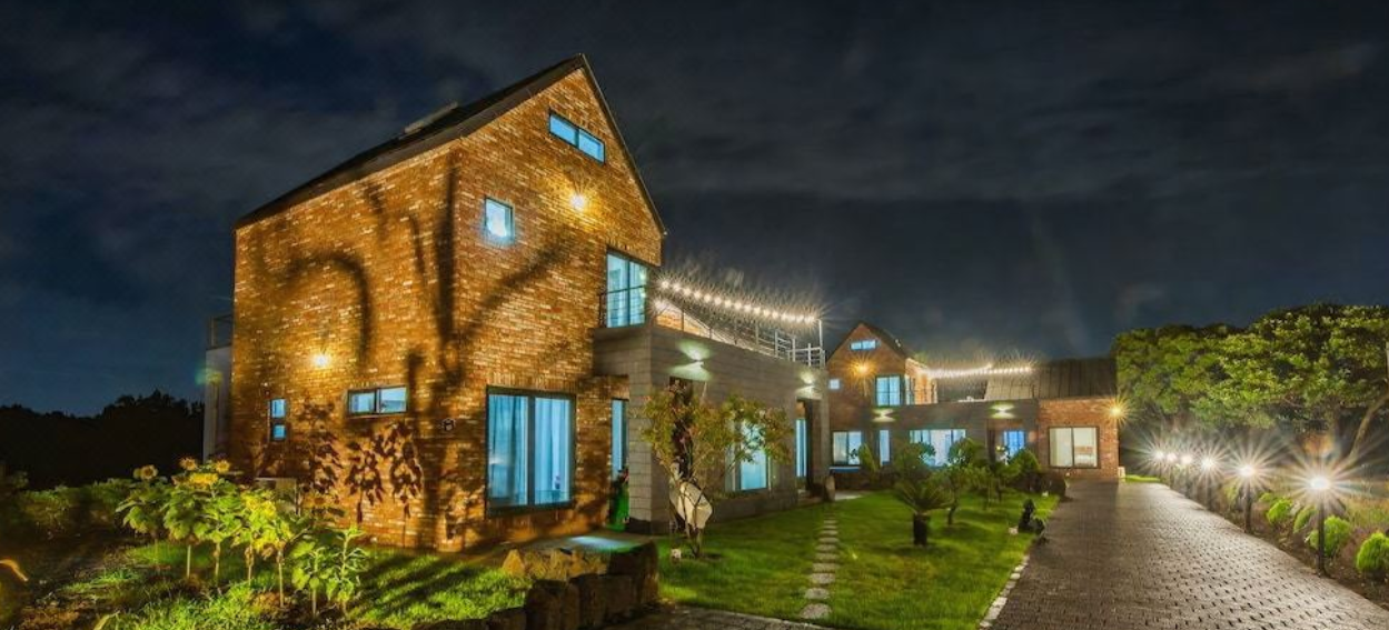  제주도 애월펜션 // 제주도 6인가족여행숙소로 추천하는 내집같은 편안한분위기 제주 브릭나인맨션 (Brick 9 Mansion)