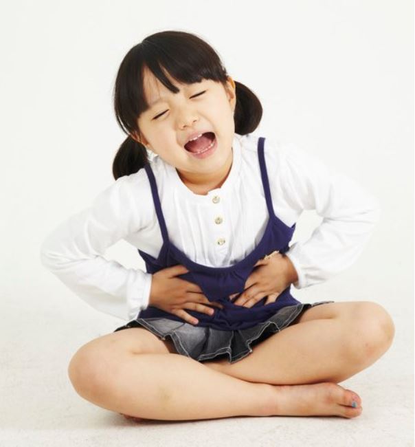  아이가 복통을 호소할 때 어떻게 하면 좋을까요?