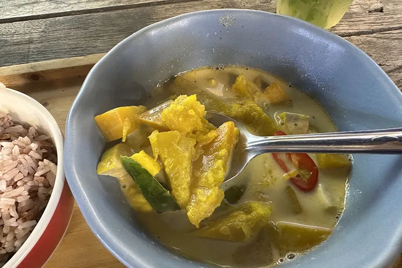 치앙마이 파플로엔 마켓 브이 시크릿 음식