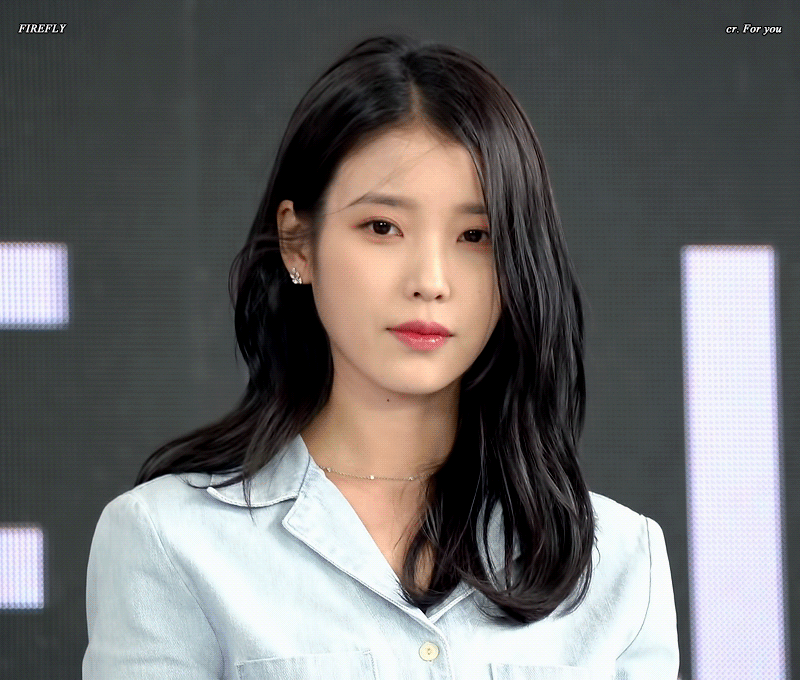  아이유 부산국제영화제 오픈토크 인터뷰 사진 움짤 gif