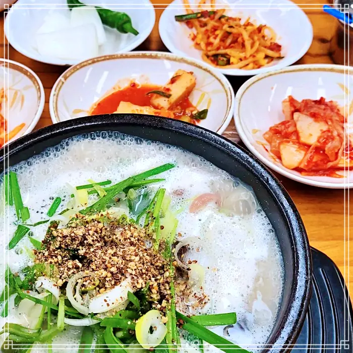 서대문&#44; 독립문&#44; 영천시장 맛집 라멘 육수 같은 순댓국&#44; 순대국밥