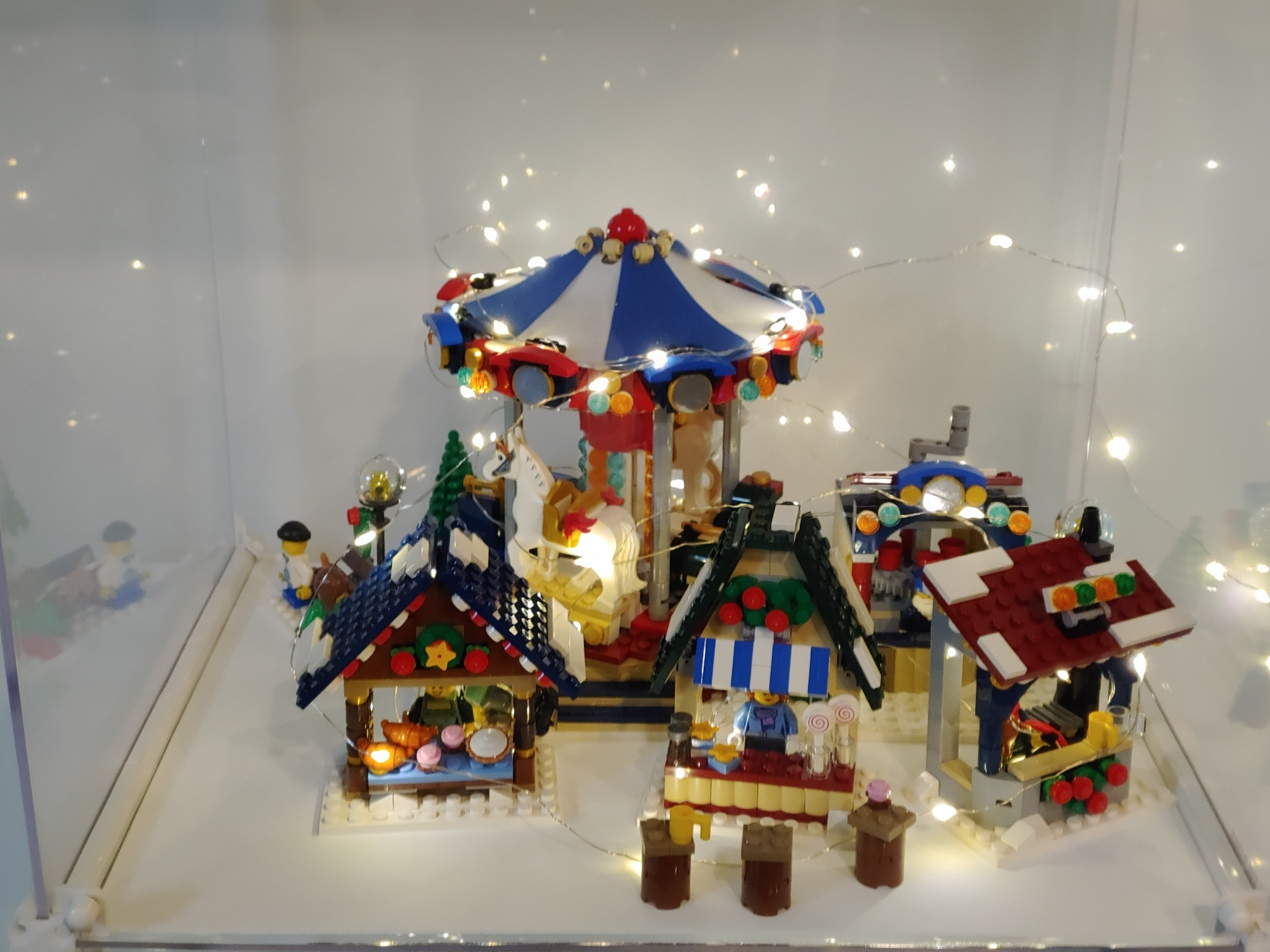 크리스마스 윈터 제품 전시 - 눈 덮인 마을 축제