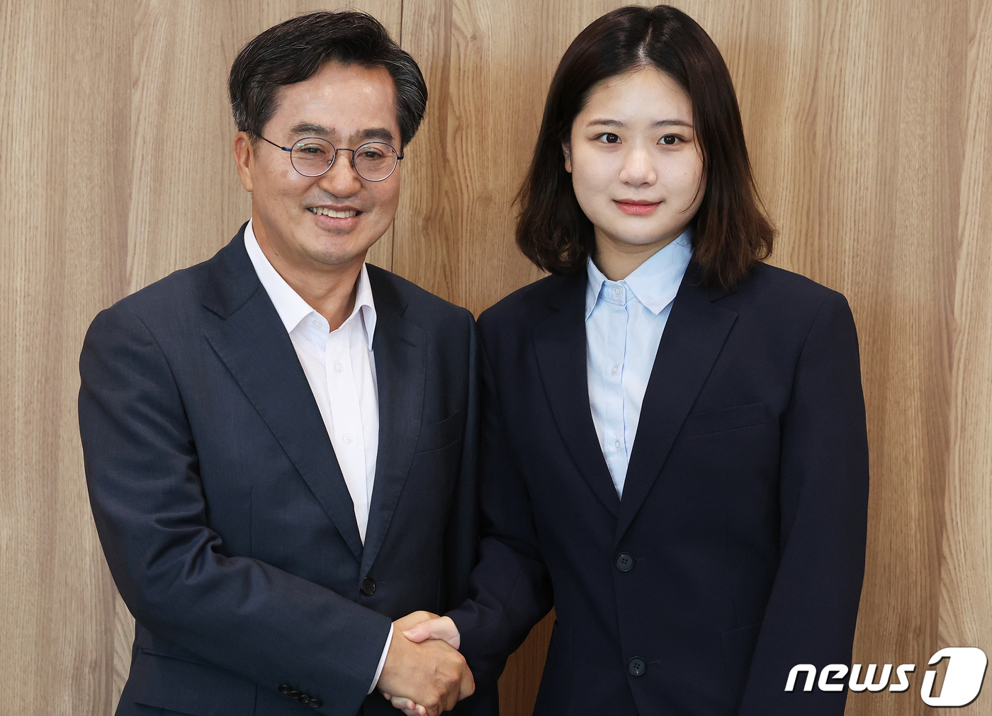  이재명 손절하고 김동연 손 잡은 박지현.."어대명, 민주 몰락 신호탄"
