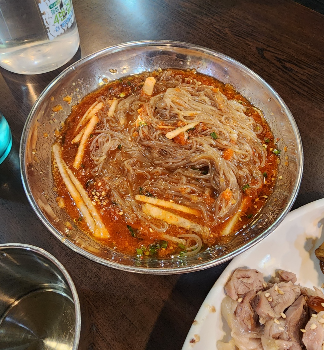허브족발 비빔냉면