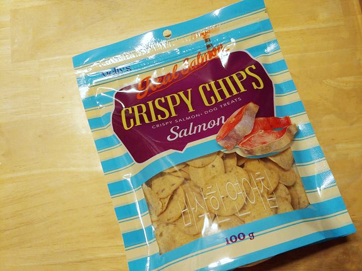 튀기지 않은 강아지 스낵 몰리스 크리스피칩스(Molly's CRISPY CHIPS) 연어칩 후기