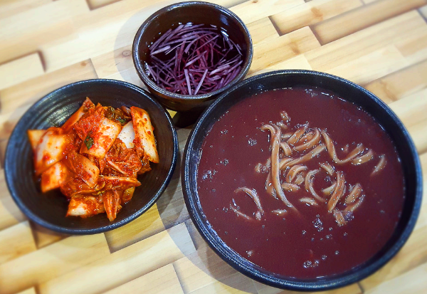 옹기전 팥죽 이미지