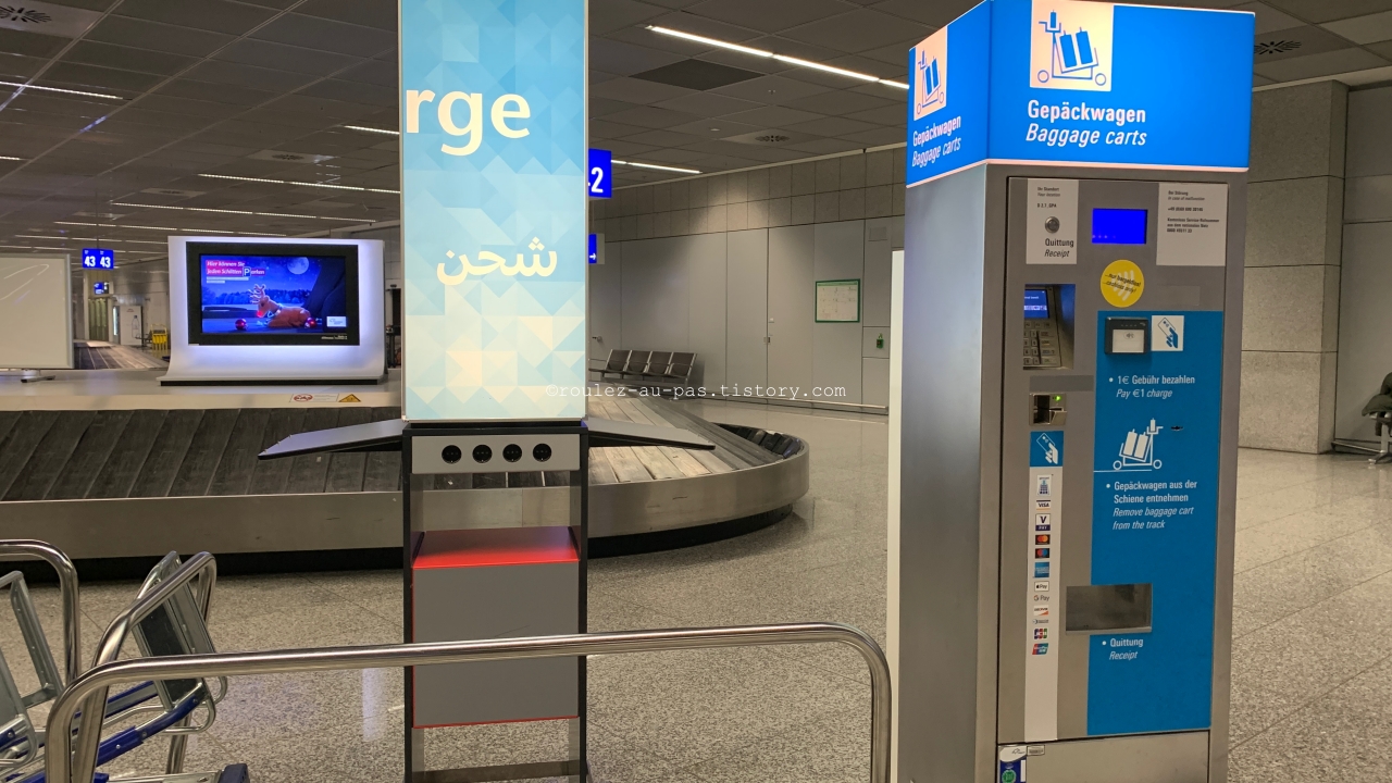 FRANKFURT-AIRPORT-BAGGAGE CLAIM