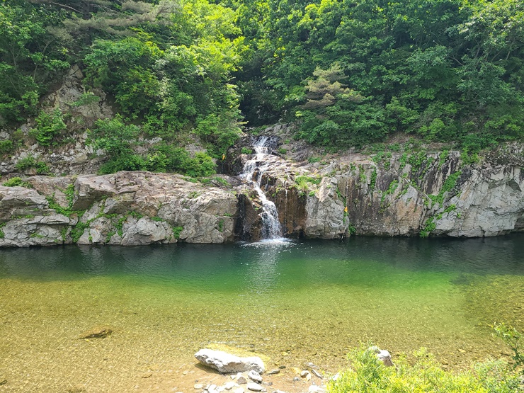  가평 용소폭포 주차장도 넓고 좋아요 !