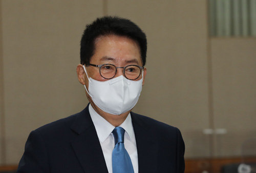  박지원 “자기는 살고 당은 죽는다더니 책임 누가 질까” 이재명 효과? 광주의 투표율을 보며 길을 찾으라 참패 자생당사(自生黨死) 당내에 유행한다더니 국민의 판단은 항상 정확