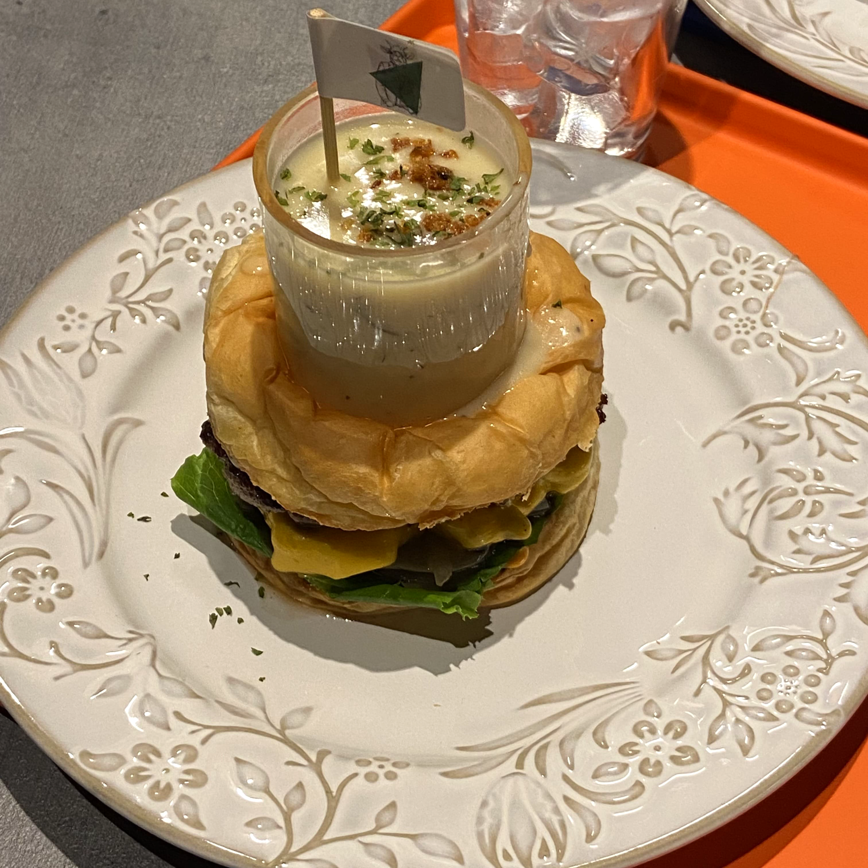 비주얼-맛도 좋은-시그니처버거