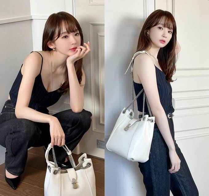  강민경, 가방 머리 메이크업 모든게 마음에 든 날...탱크톱 데일리룩