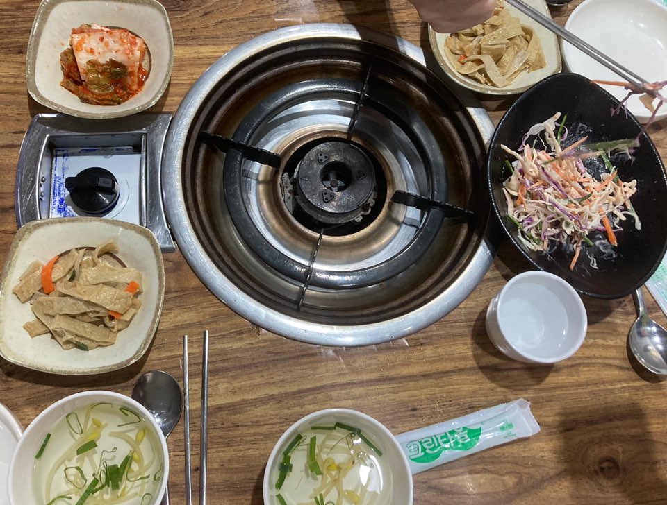 반찬 세팅 사진