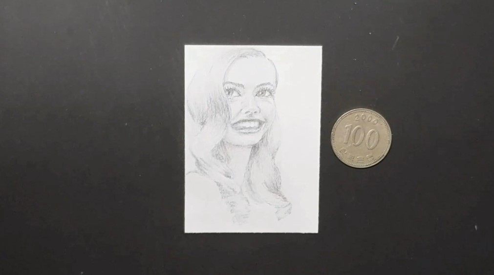 오늘의 여자 얼굴 그리기 완성입니다