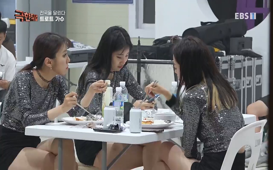 TV - 교육의 중심 EBS전국을 달린다 트로트 가수.mp4_20220912_190549.799.jpg