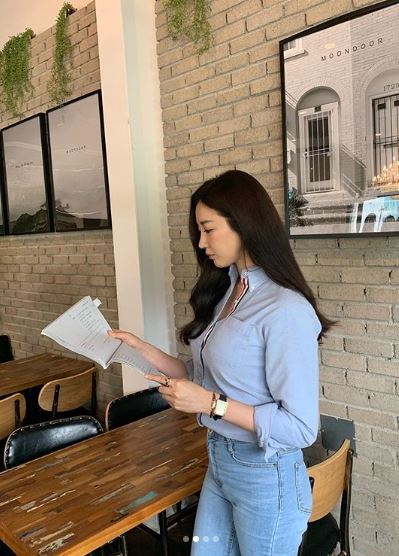  김사랑, 청바지만 입어도 폭발하는 청순美