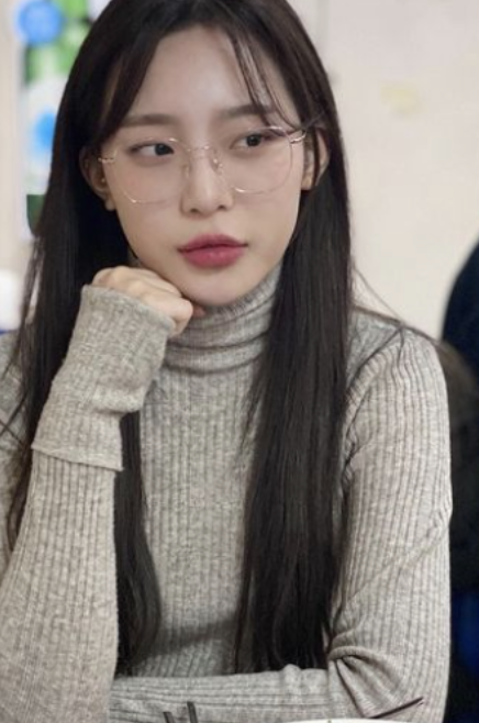  모델 이시윤 프로필 나이 키 몸매 학력 MBTI 인스타 펜트하우스