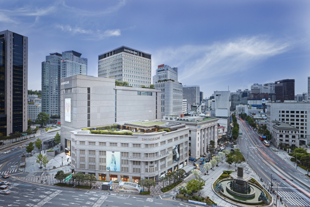신세계백화점 본점 전경.