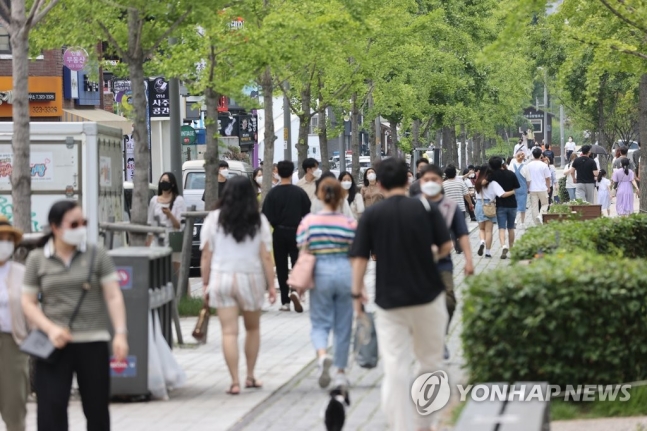  내달부터 수도권 6인 모임 허용…비수도권은 모임금지 전면해제(종합)