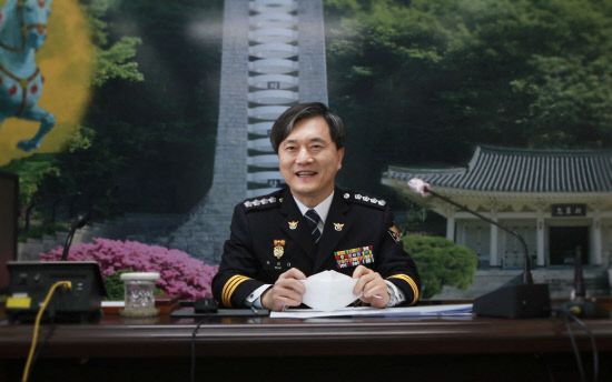 목현태 경찰 이미지