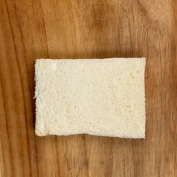모서리 제거한 식빵