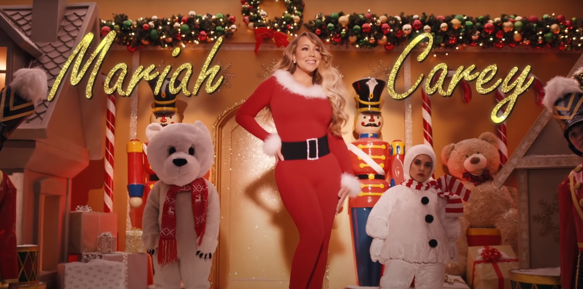 2019년 리메이크된 All i want for christmas is you 뮤직비디오 - Mariah Carey