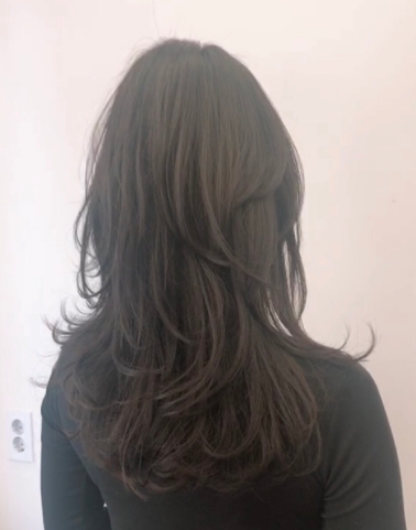 레이어드 C컬 파마 미디엄 여성 헤어스타일 판교미용실
