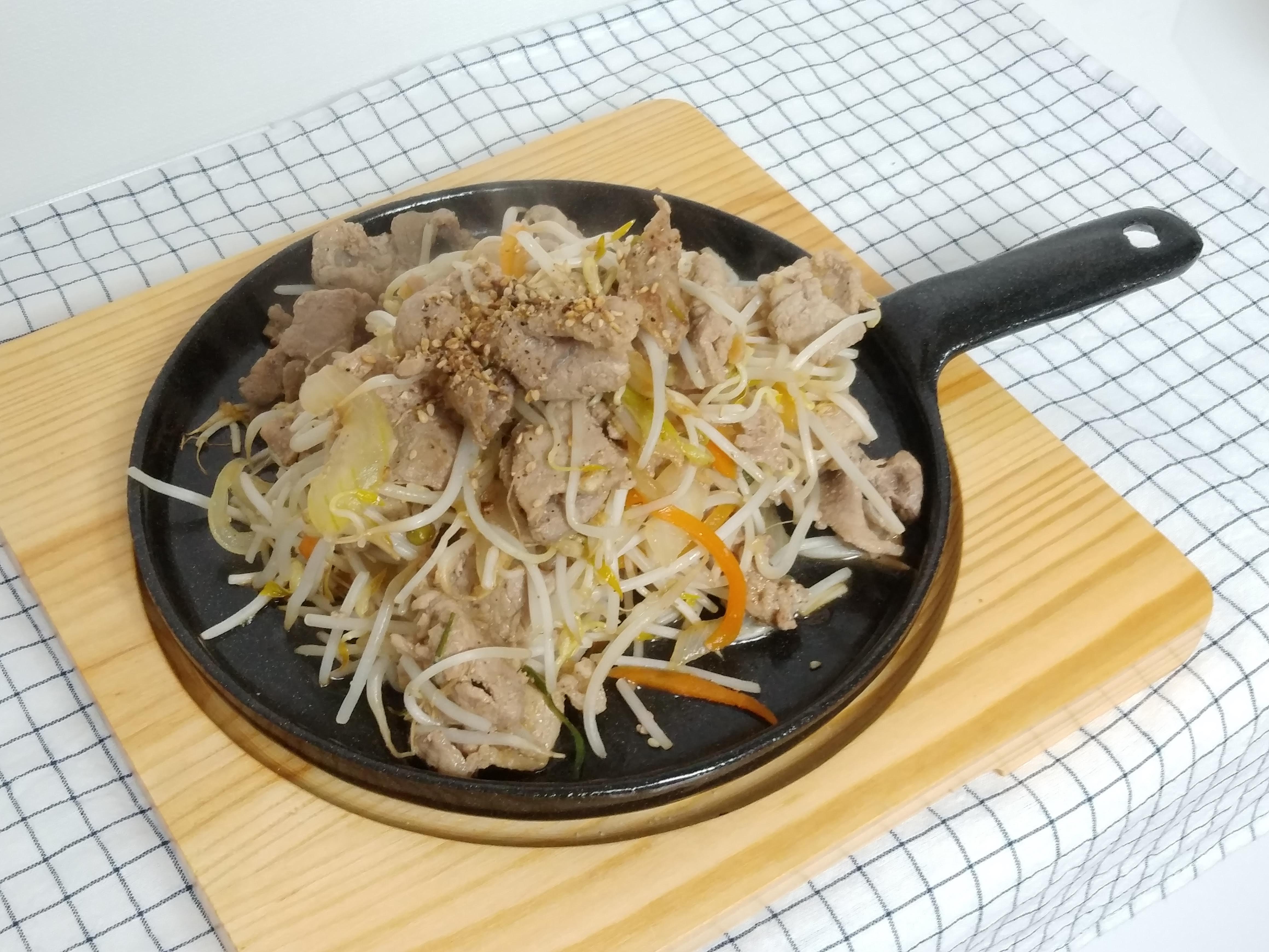  아삭아삭 숙주반 고기반 숙주돼지고기볶음