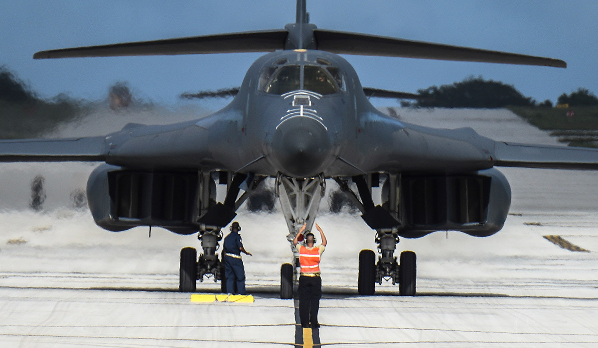 B-1B 폭격기 가격, 제원 7년 만에 한반도서 정밀유도폭탄 실사격 훈련