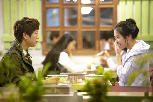 "남편이 뇌사상태에 빠졌는데 돈만 밝히던 어머니가 남편 생명보험 수혜자를 어머니로 바꾸고..'살아생전 못한 효도를 죽어서 하려는 모양이구나!'라며 말했습니다.