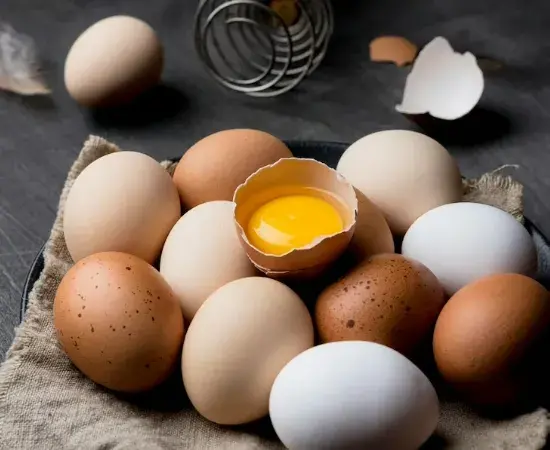계란-노른자에는-눈에-좋은-성분이-함유되어-있습니다.