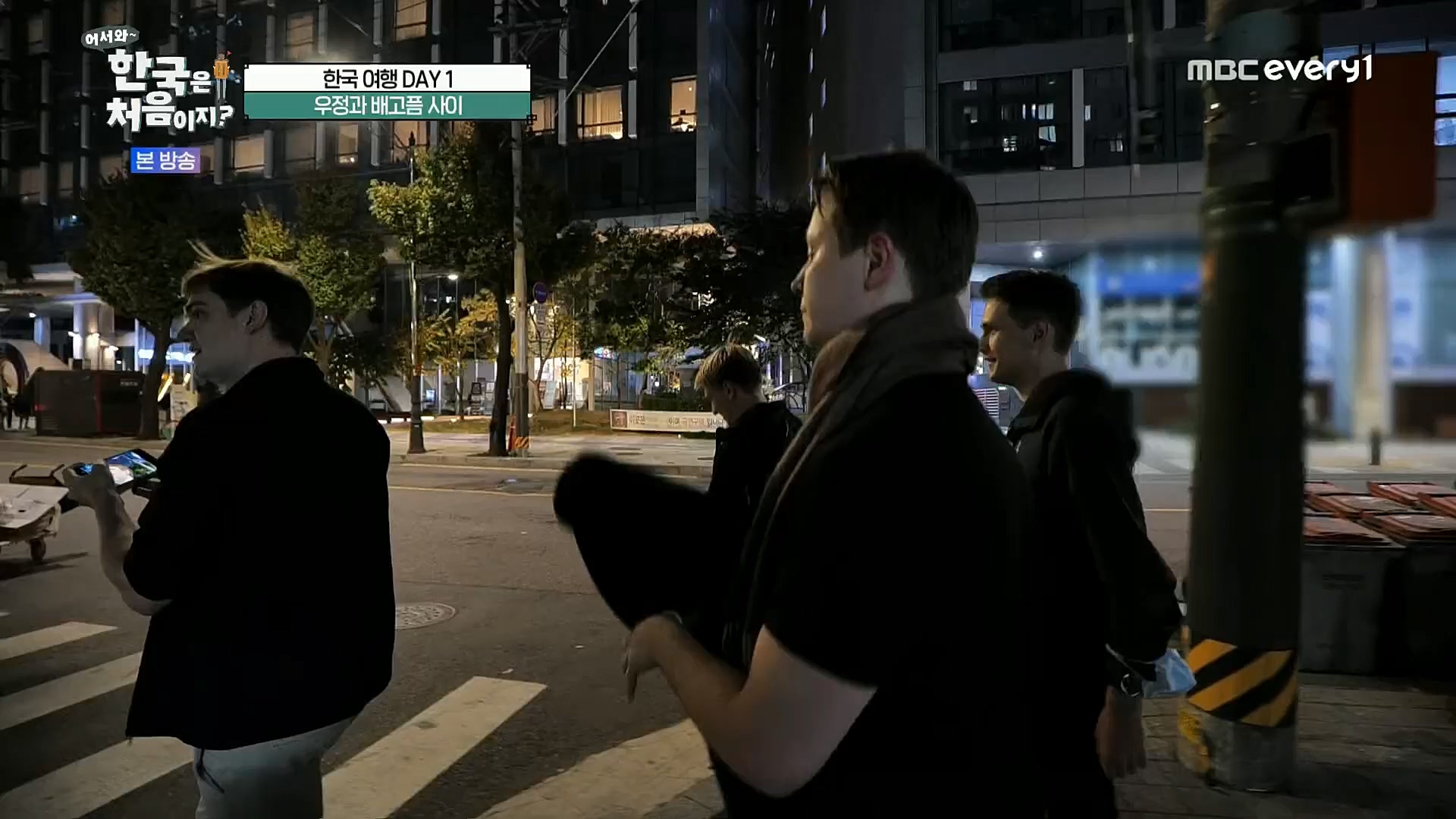 어서와 한국은 처음이지.E272.221201p.H264-F1RST..mp4_20221203_182108.445.jpg